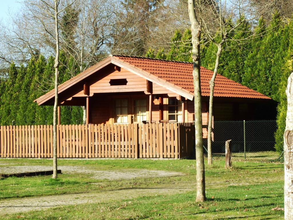 Bungalow Camping Los Manzanos Santa Cruz de Oleiros Szoba fotó