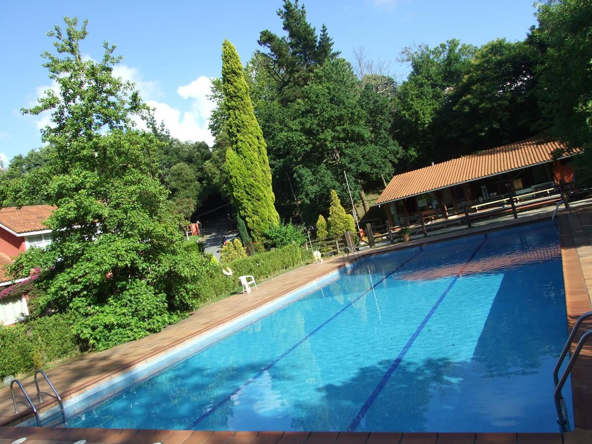 Bungalow Camping Los Manzanos Santa Cruz de Oleiros Kültér fotó